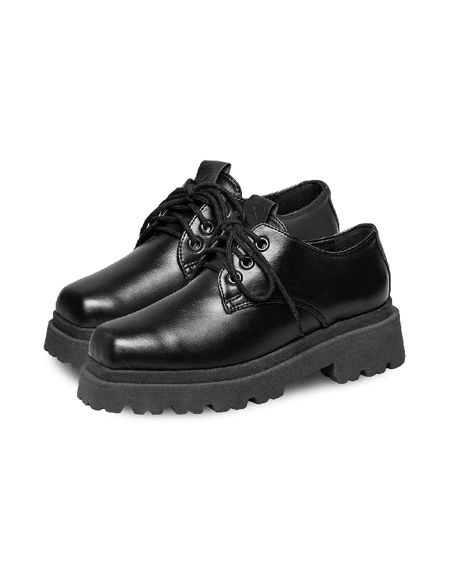 Women's casual flat shoes for all - day comfort Sienna Squared Derbs Black made of Vegea grape leather Women's casual flat shoes for all - day comfort Sienna Squared Derbs Black made of Vegea grape leather