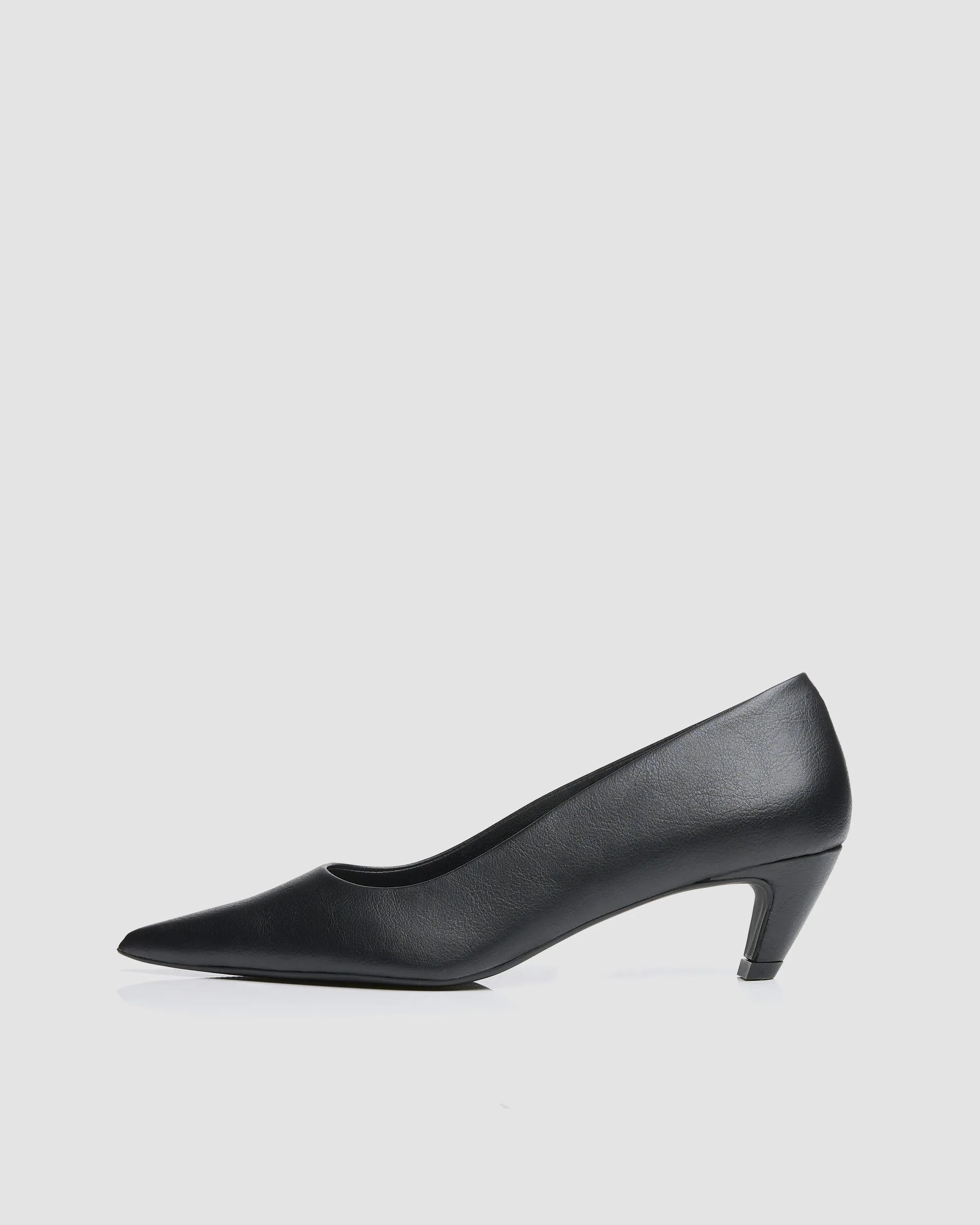 Women's casual shoes in red for a pop of color Siren Heels kitten heels style shoes made of grape-based vegan leather Women's casual shoes in red for a pop of color Siren Heels kitten heels style shoes made of grape-based vegan leather