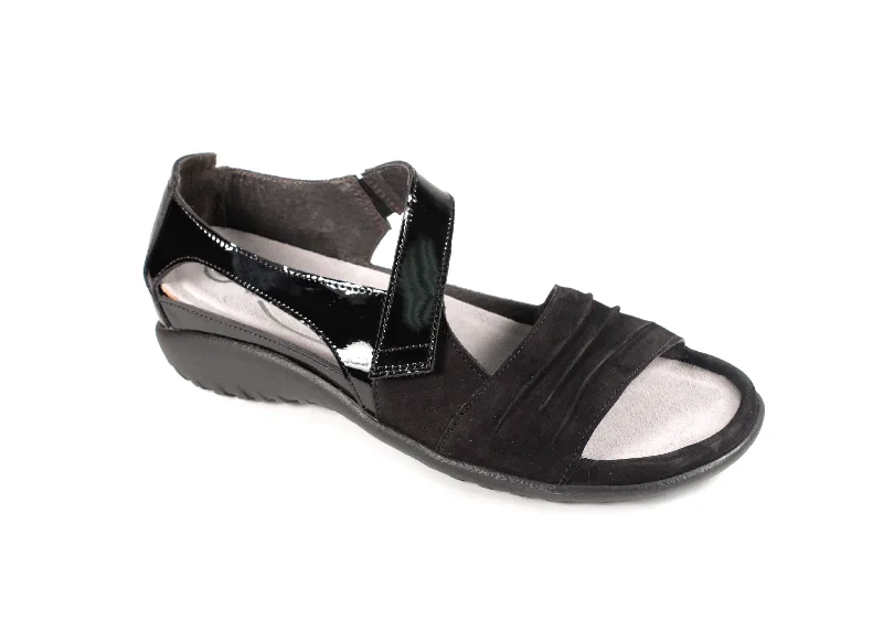 Women's Flat Slide Sandals with a Memory Foam Insole in White for All - Day ComfortPapaki - Black Patent