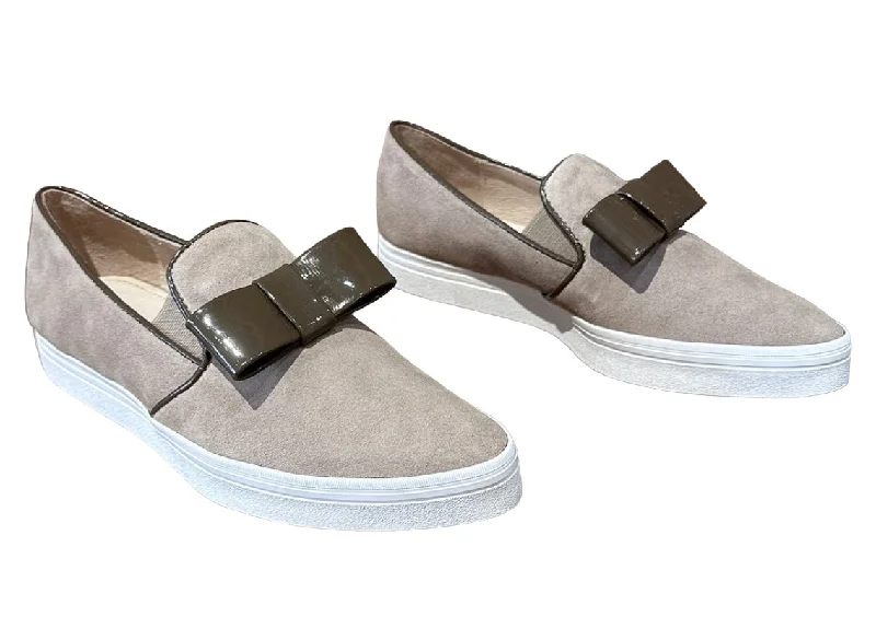 Child - Friendly Women's Loafers in Purple for Moms on the GoTux Taupe Bow Loafers/Sneakers