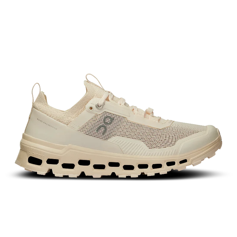 Women's Running Shoes with Adjustable Laces in Beige for a Custom FitCloudultra 2