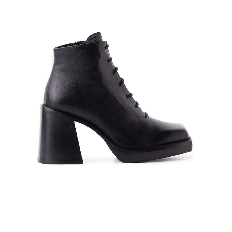 women's ankle boots for fashion-forwardNamur Black Leather