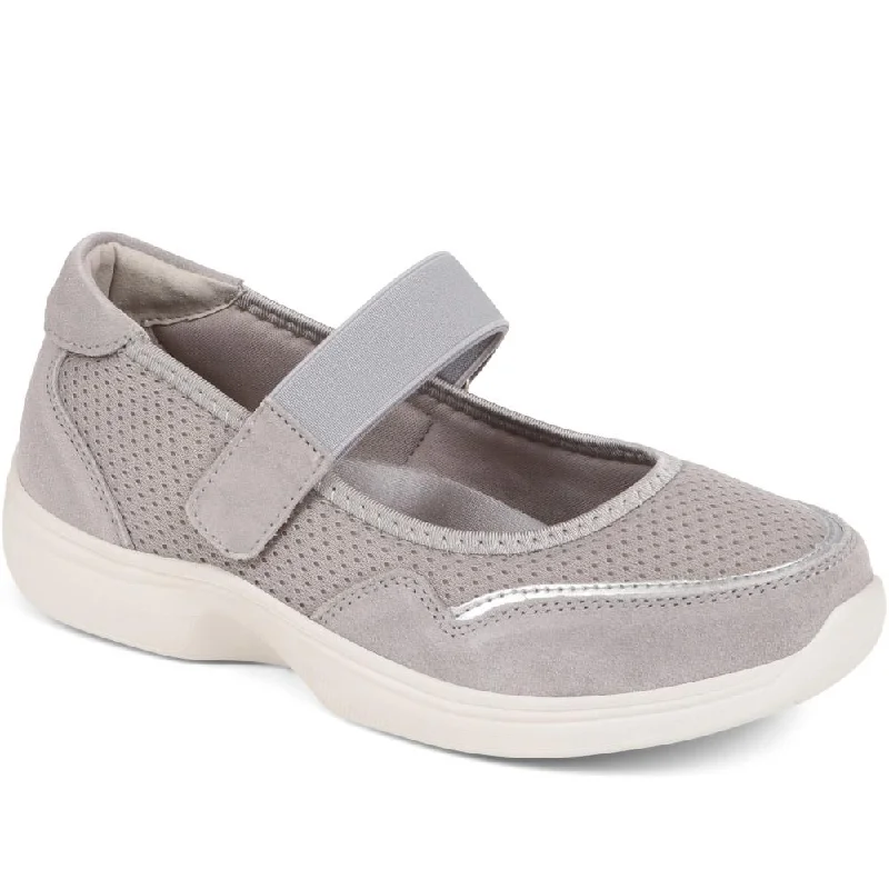 Women's casual wedge shoes with a stylish liftExtra Wide Fit Mary Jane Shoes - CORINNE / 324 043