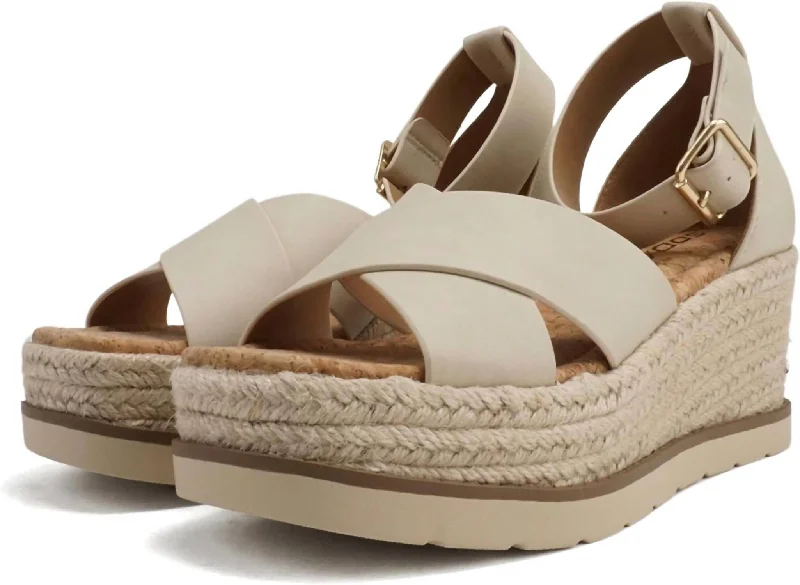 Velcro - fastened women's espadrilles for convenienceFabian Espadrille Wedge In Beige