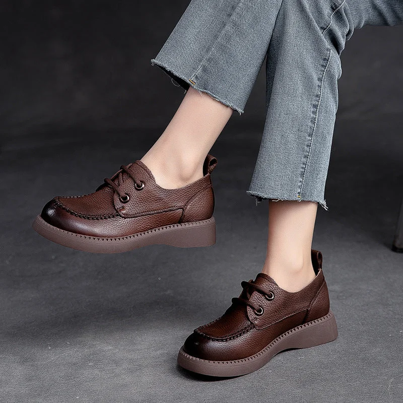 Women's casual shoes with stripes for a classic designWomen Retro Flat Leather Casual Shoes